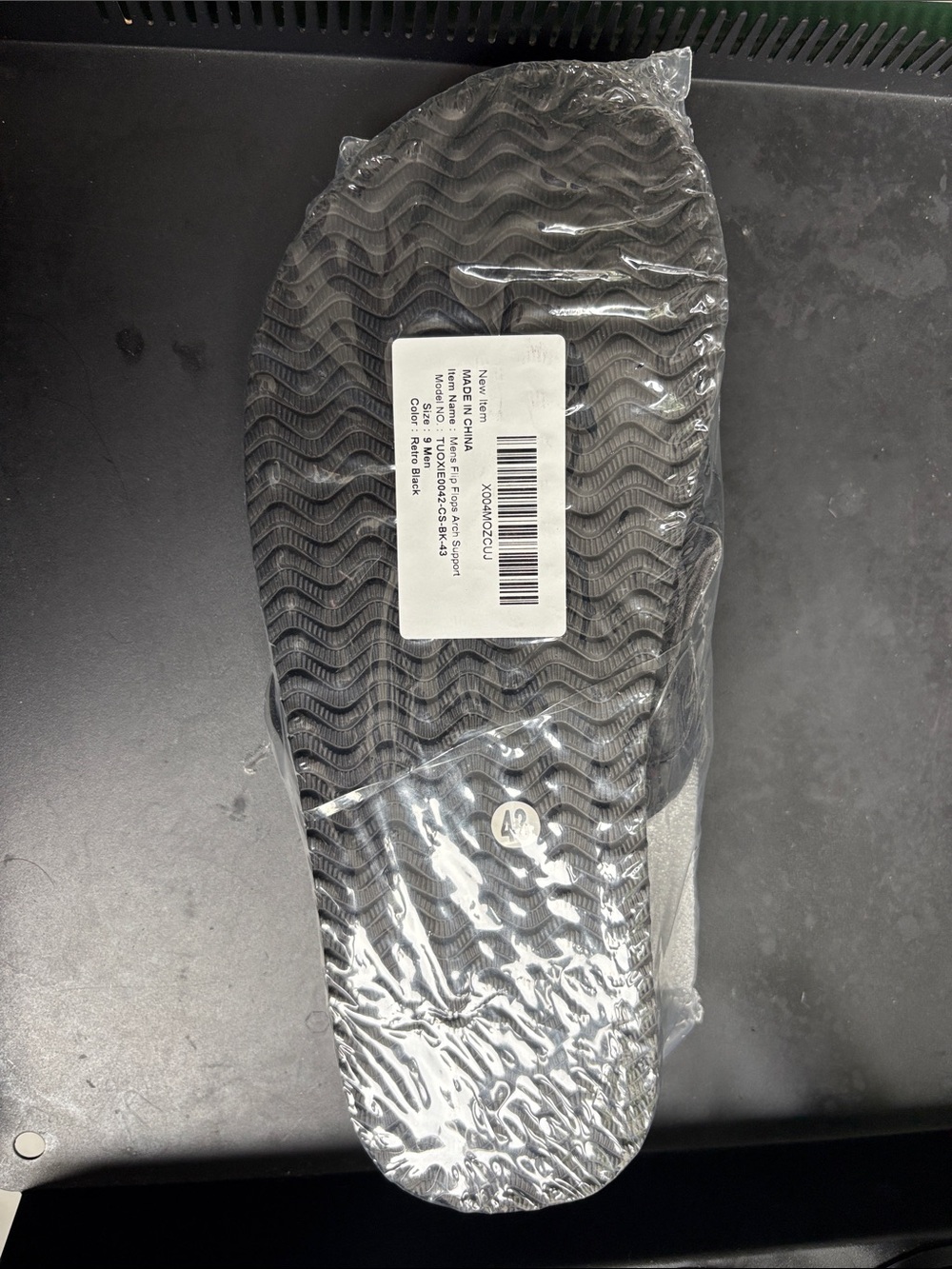Men size 9 FLIP FLOPS ARCH SUPPORT Black Sandals